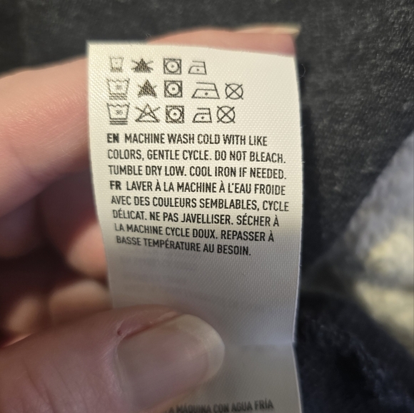 American Eagle Sweater - Picture 9 of 10